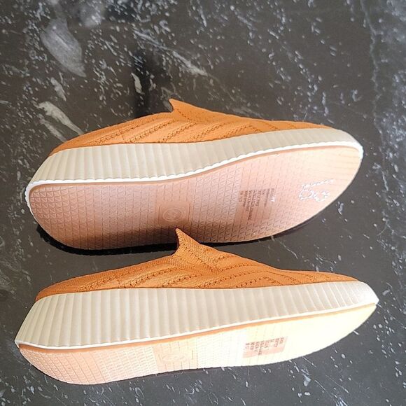 BRAND NEW WHITE MOUNTAIN KNIT SLIP ON MULES-DYSTANT - Picture 8 of 15